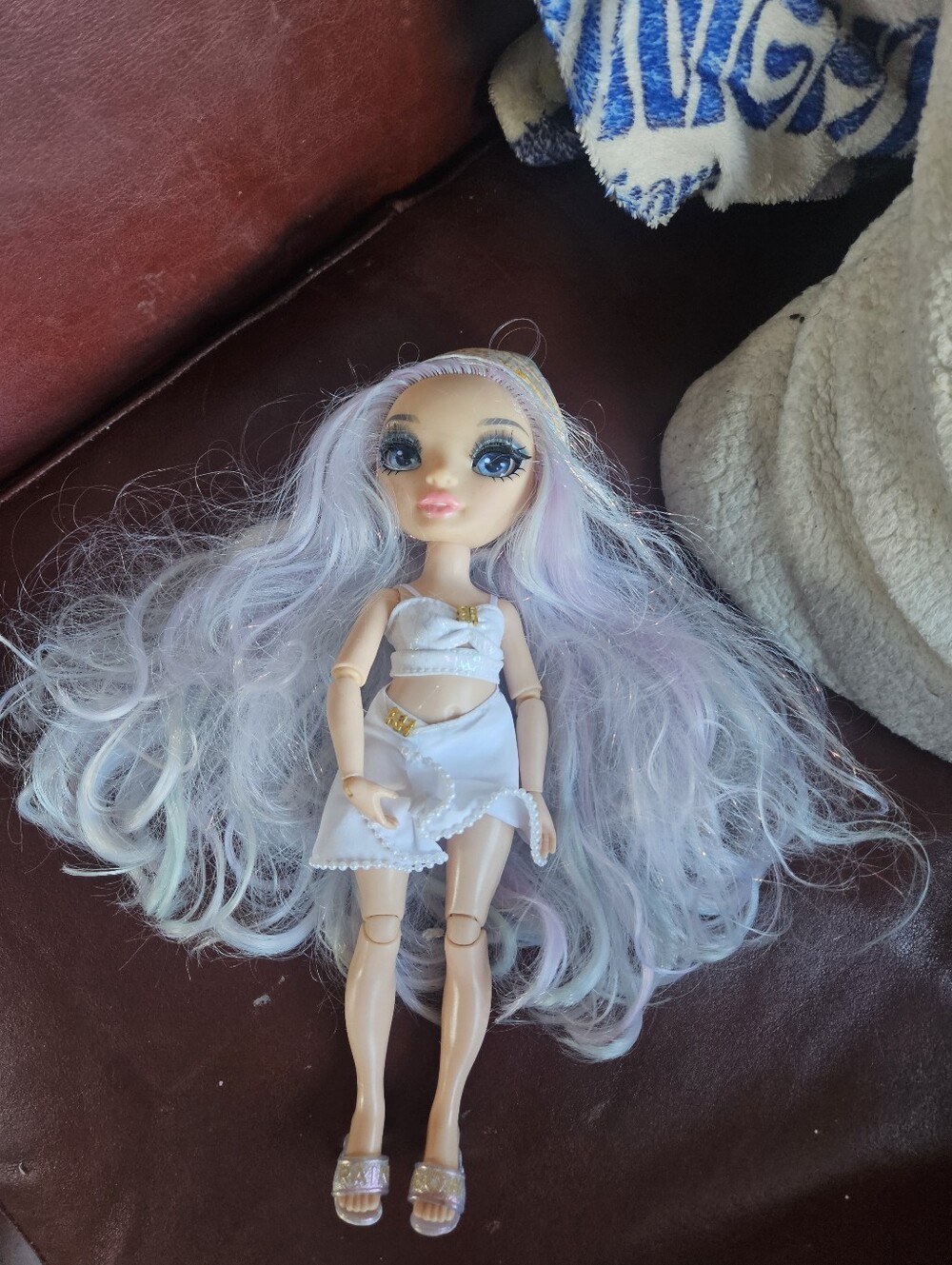 Rainbow High , Doll - White Outfit with Pastel Lilac Hair